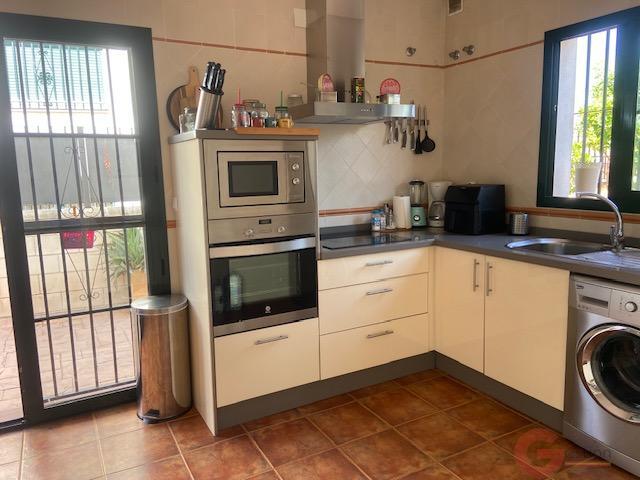 Venta de villa en Alcaucín