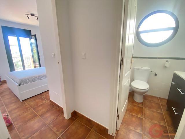 Venta de villa en Alcaucín