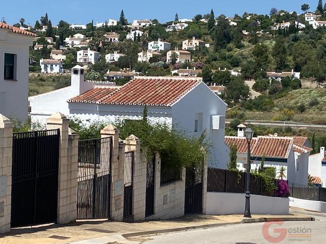Venta de villa en Alcaucín