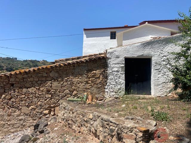 Venta de finca rústica en Comares