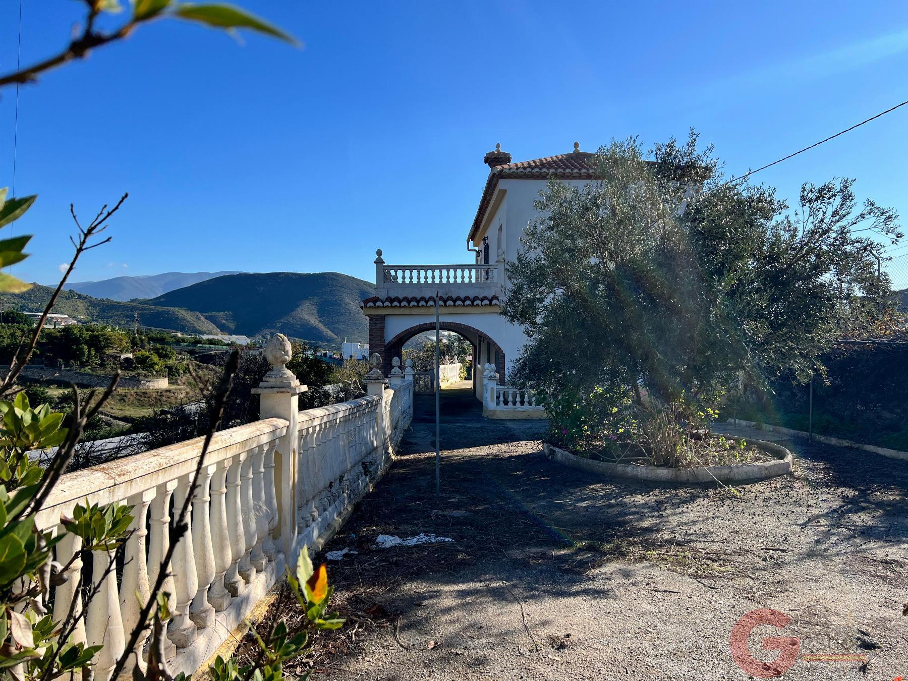 Venta de finca rústica en Molvízar