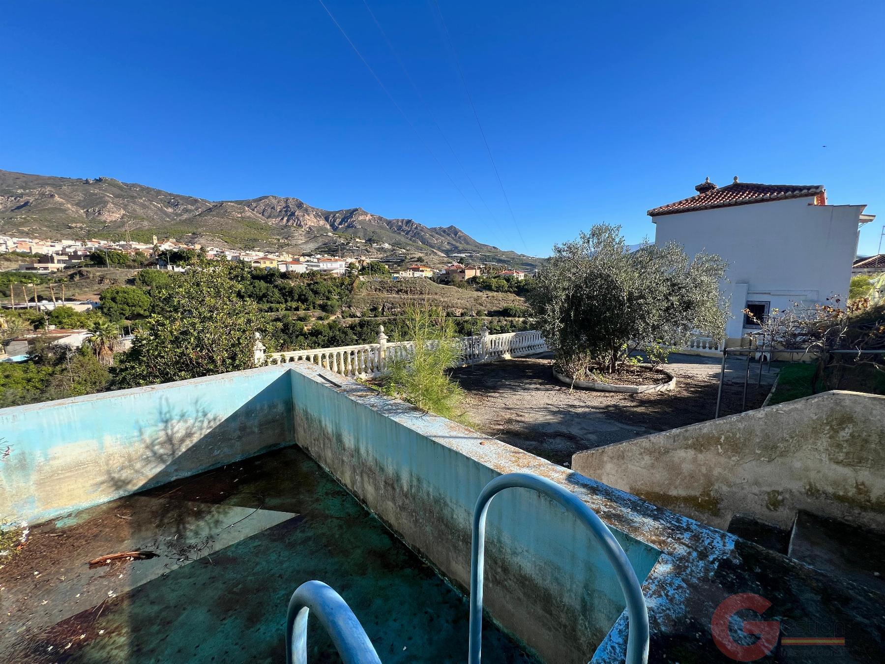 Venta de finca rústica en Molvízar