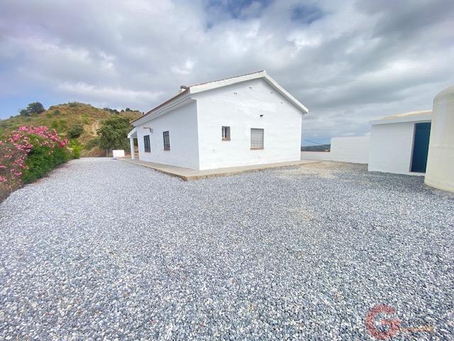 Venta de finca rústica en Cútar