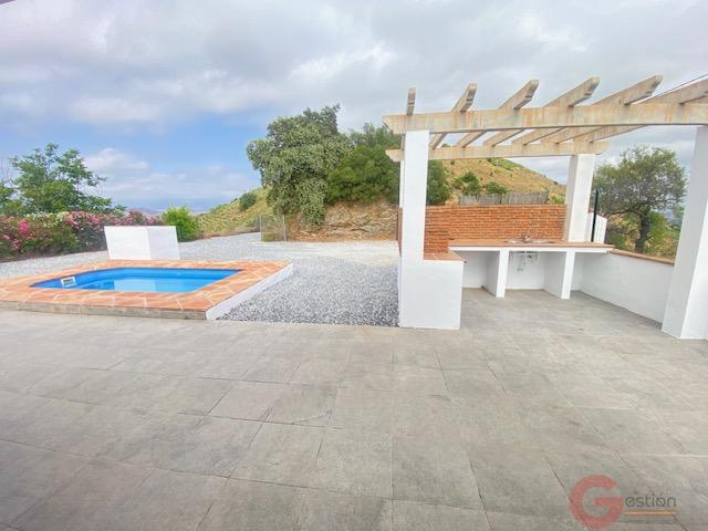 Venta de finca rústica en Cútar