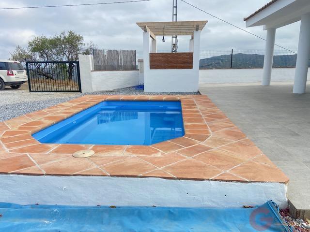 Venta de finca rústica en Cútar
