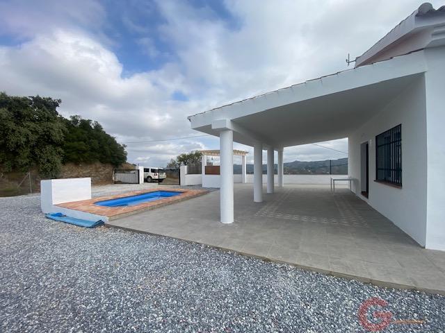 Venta de finca rústica en Cútar