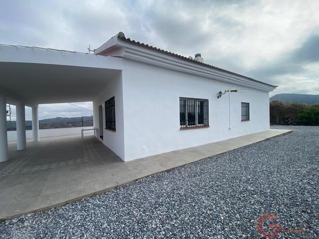 Venta de finca rústica en Cútar