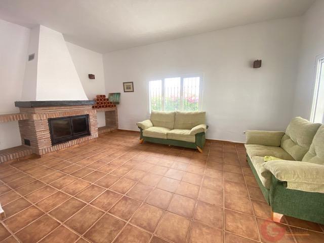 Venta de finca rústica en Cútar