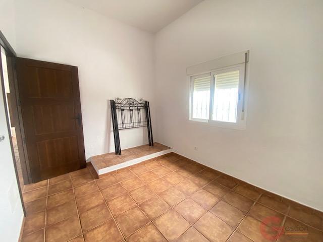 Venta de finca rústica en Cútar