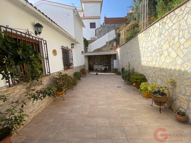 Venta de edificio en Cómpeta
