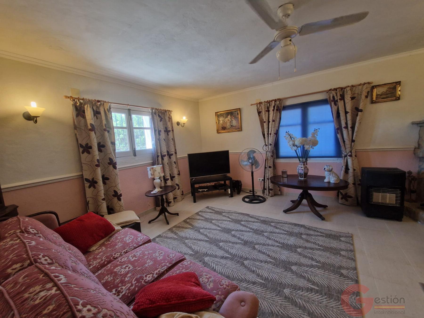 Venta de casa en Vélez de Benaudalla