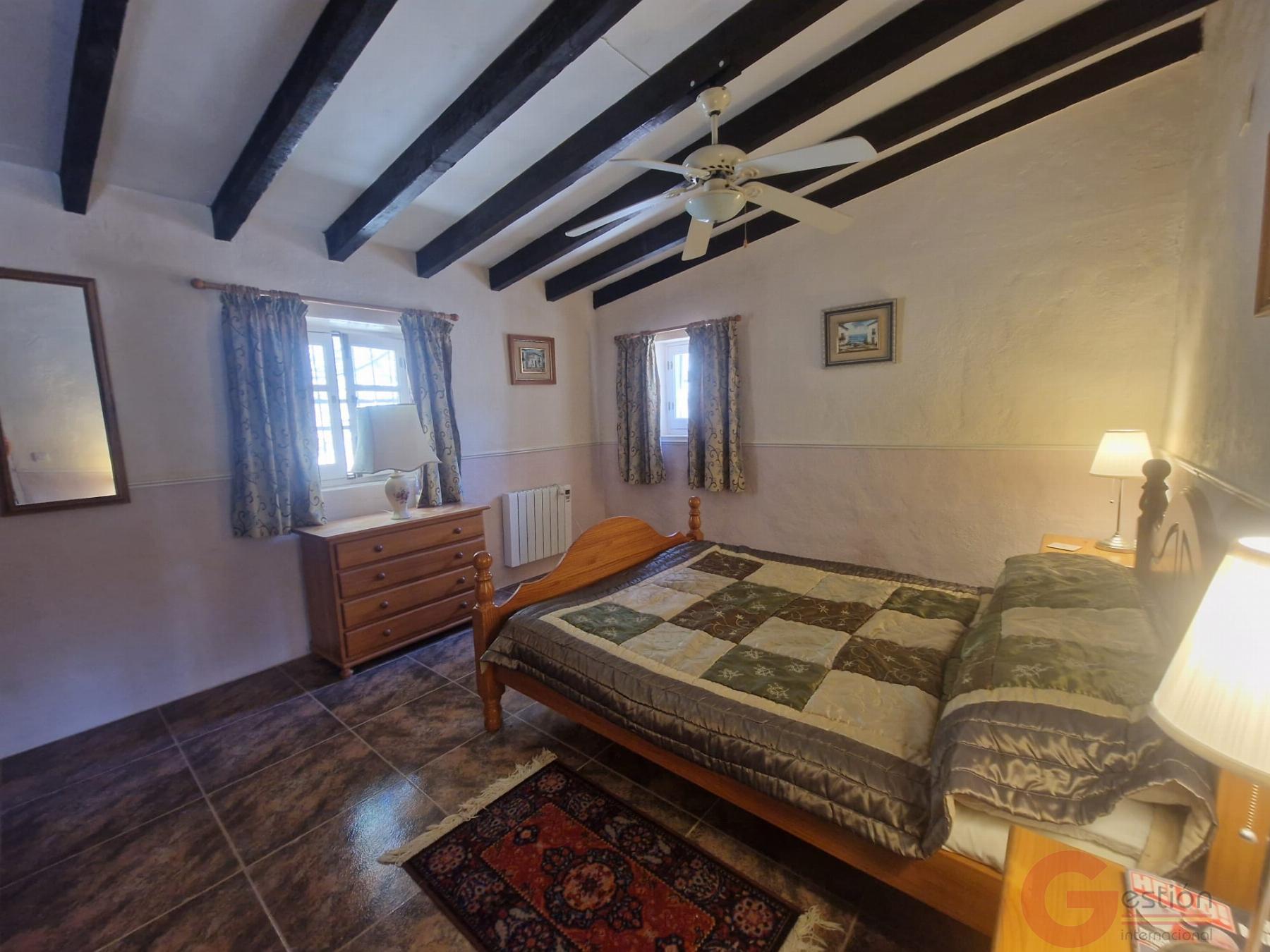 Venta de casa en Vélez de Benaudalla
