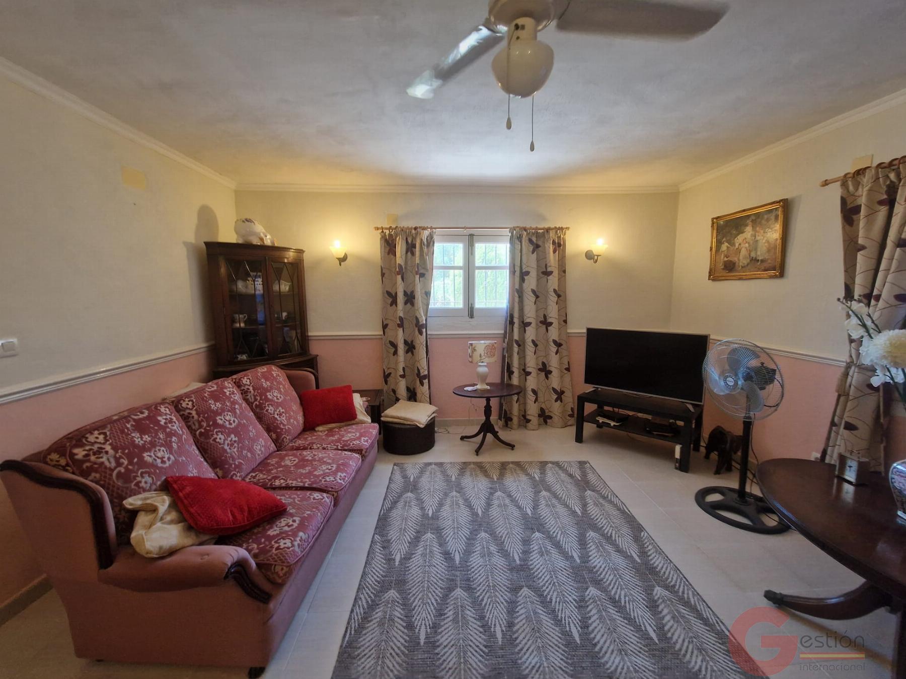 Venta de casa en Vélez de Benaudalla