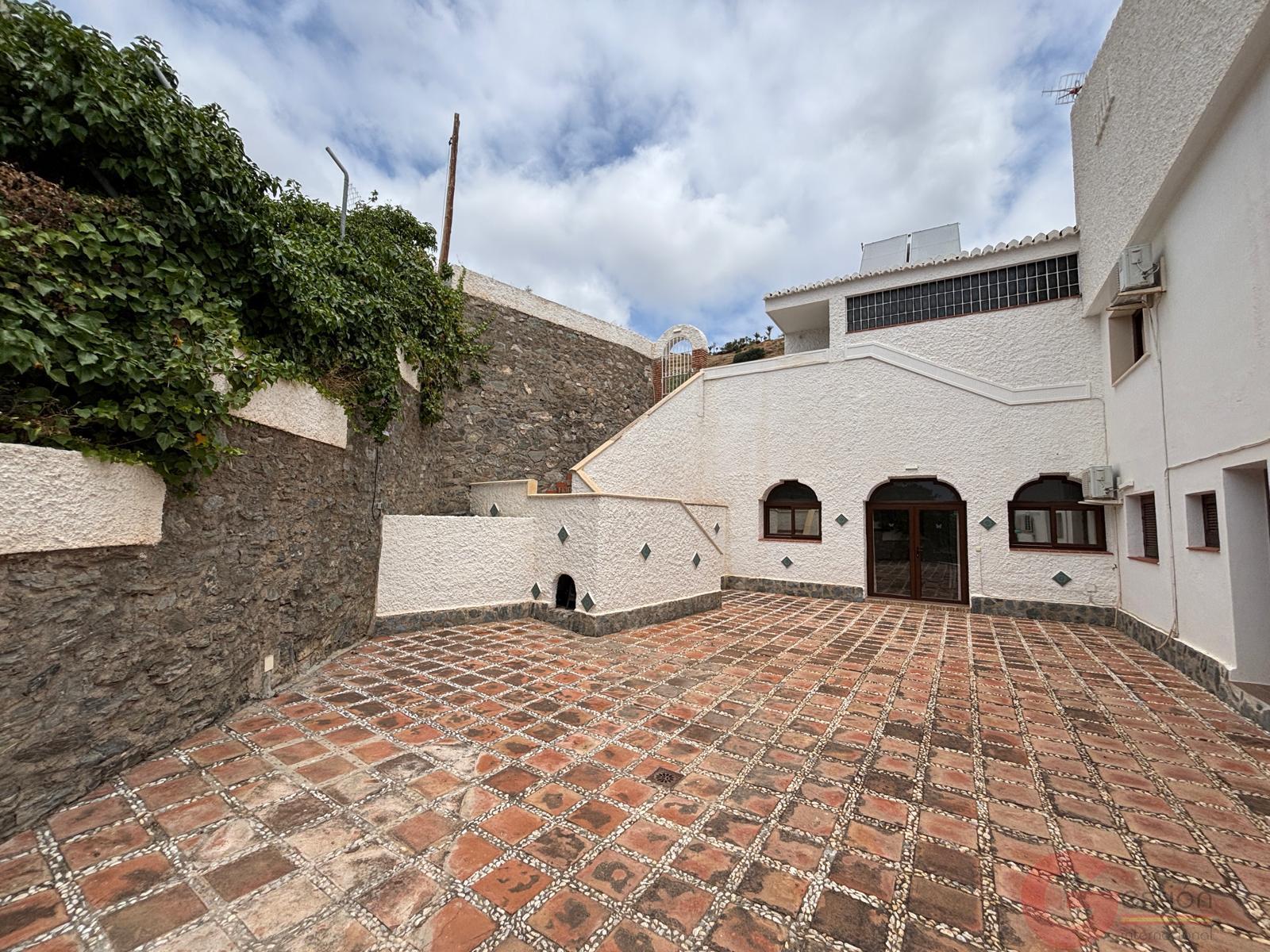 Venta de villa en Almuñécar