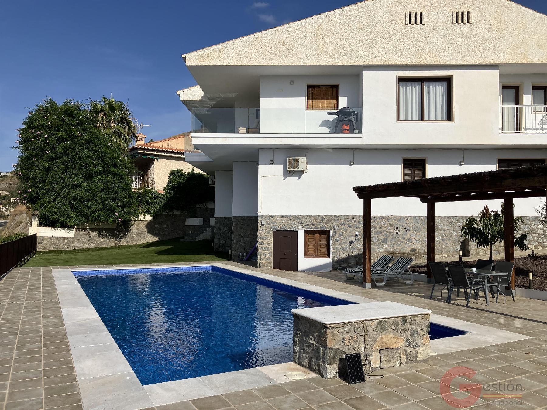 Venta de villa en Almuñécar