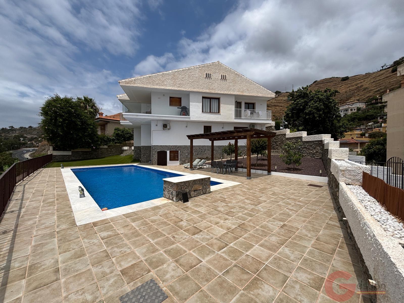Venta de villa en Almuñécar