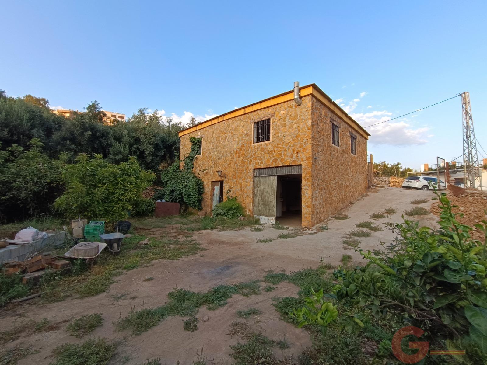 Venta de finca rústica en Lanjarón