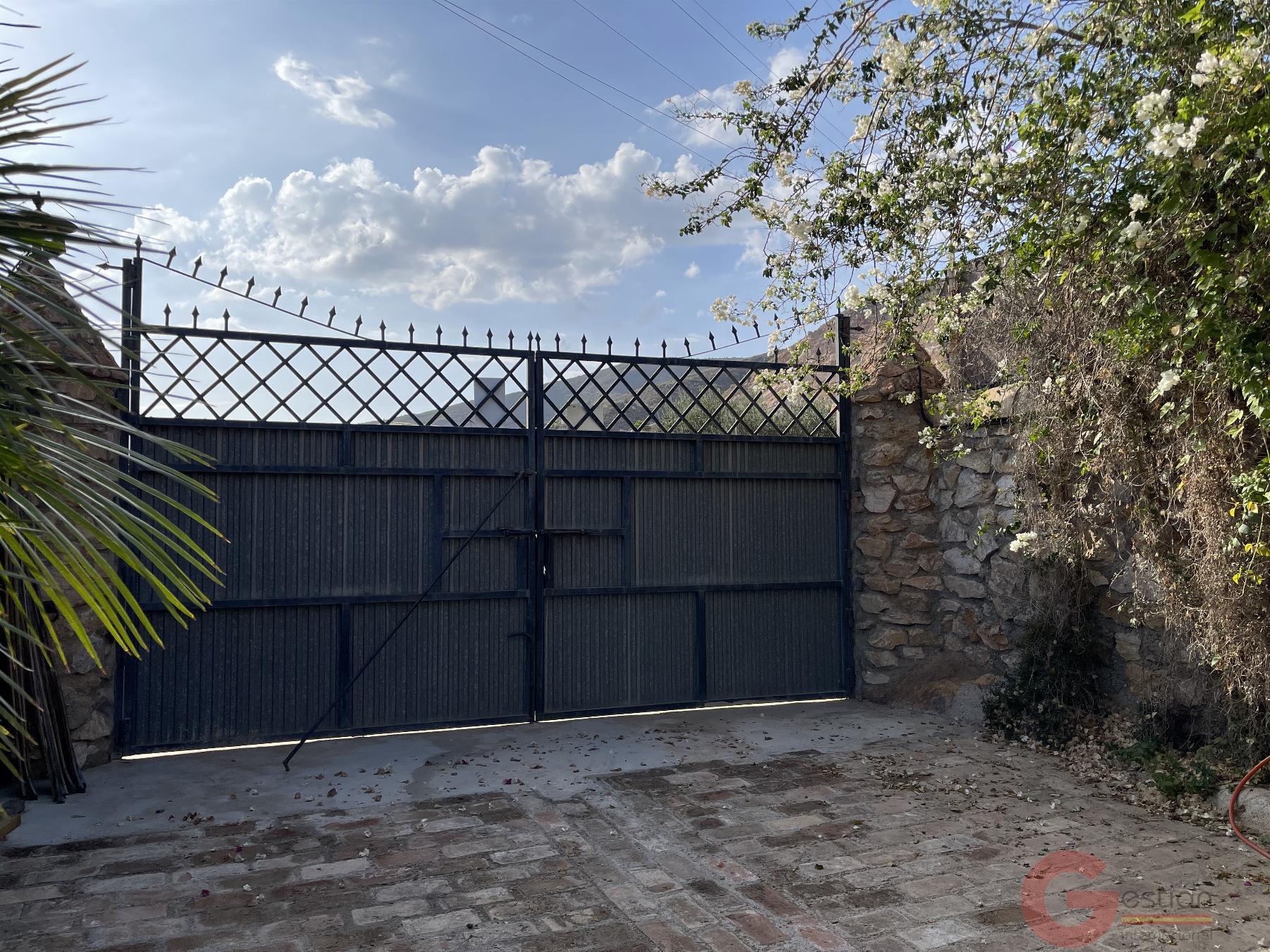 Venta de finca rústica en Lobres