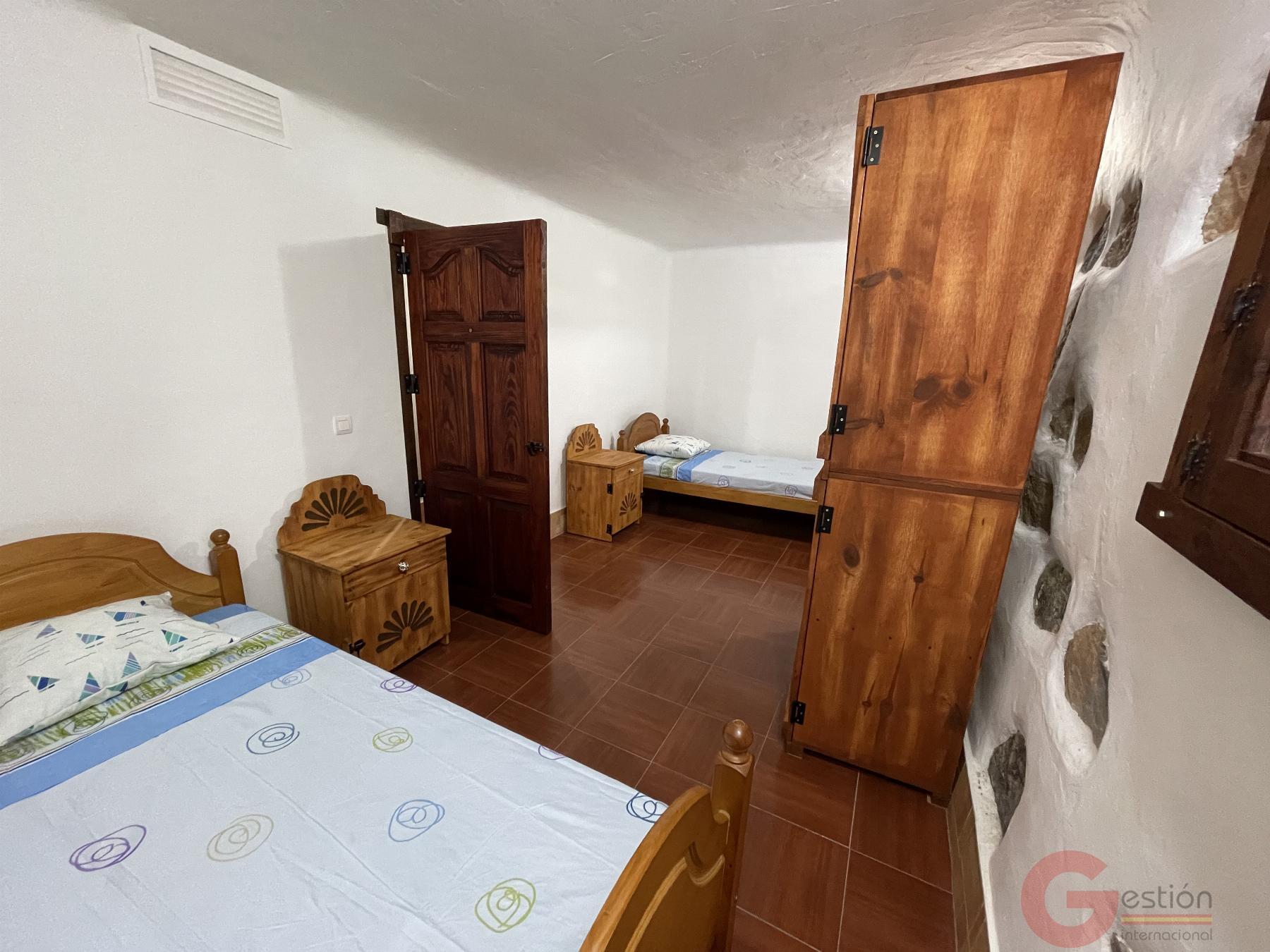 Venta de finca rústica en Lobres