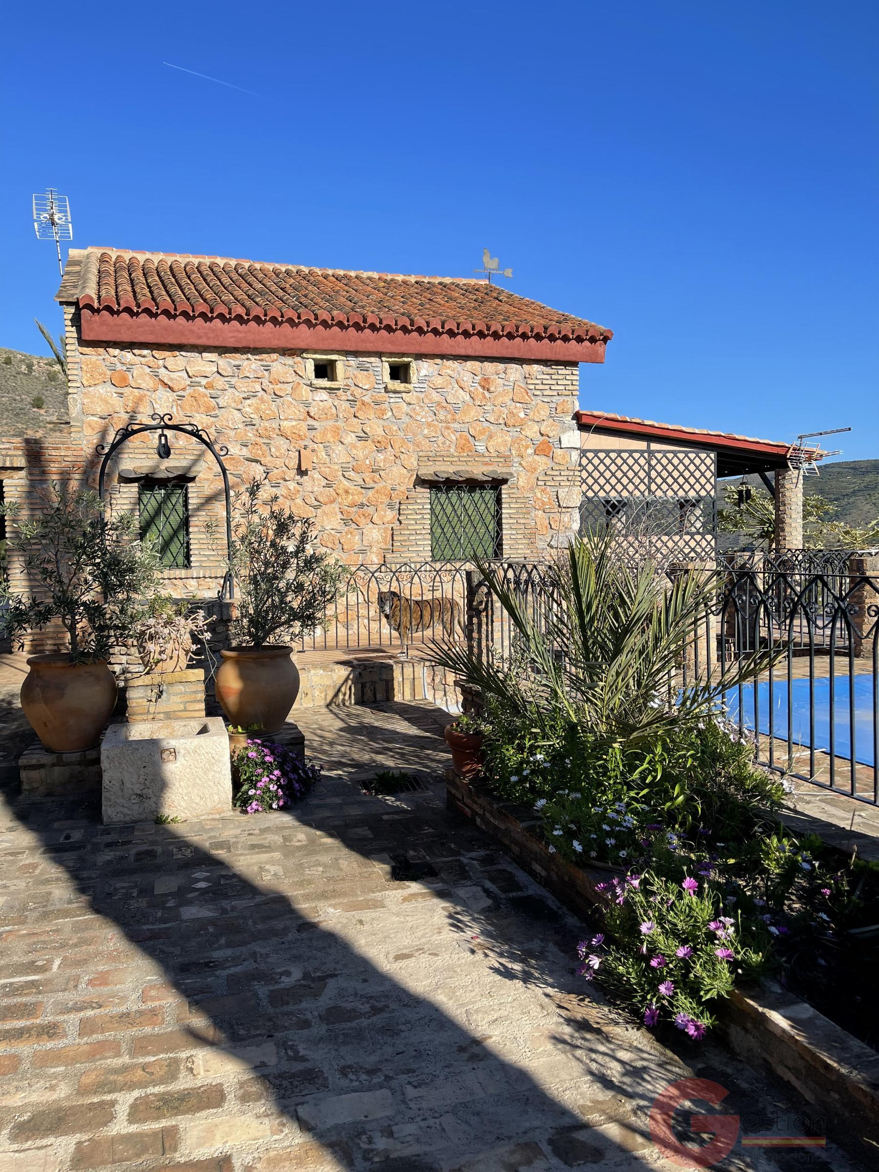 Venta de finca rústica en Lobres
