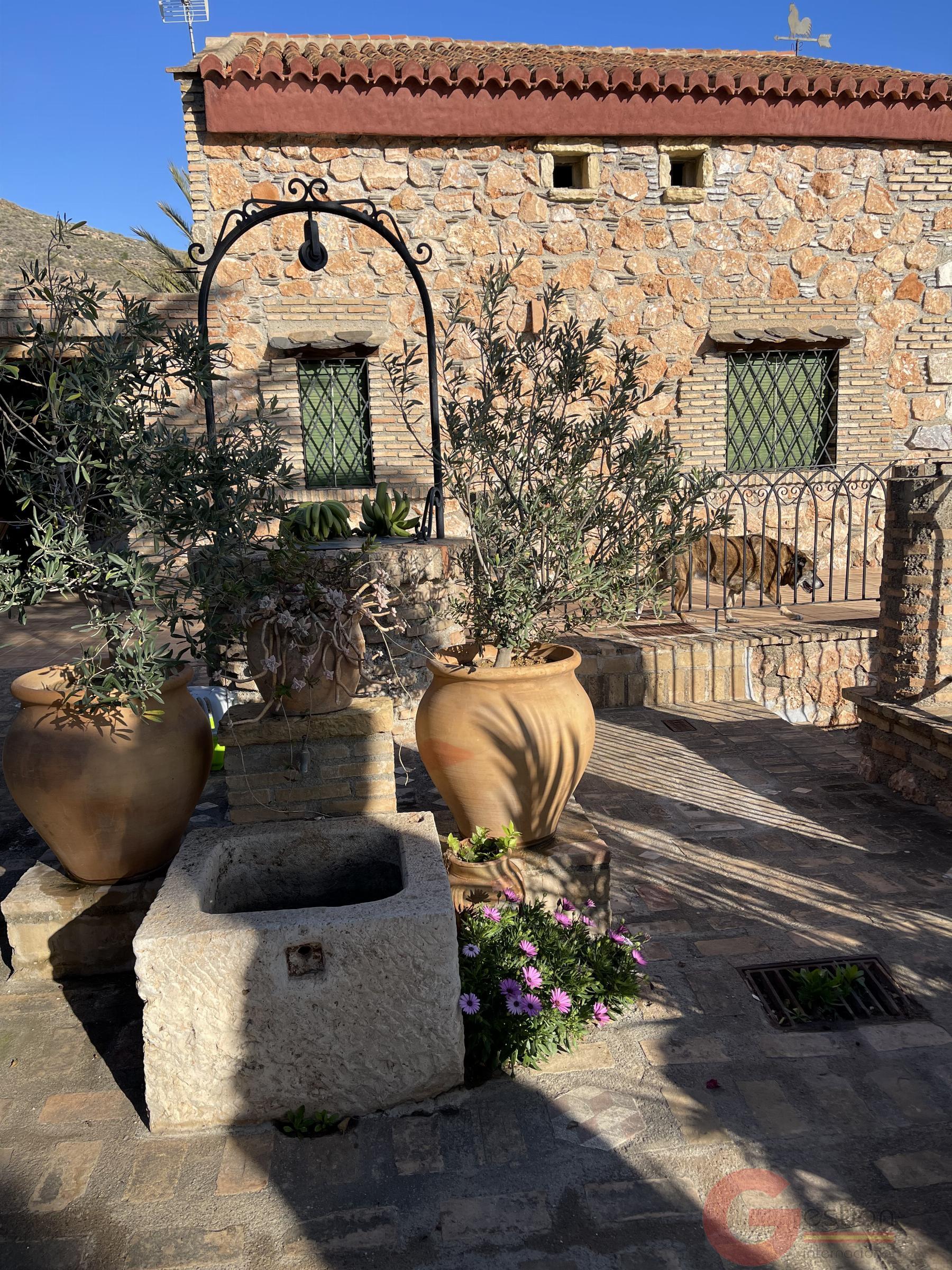 Venta de finca rústica en Lobres