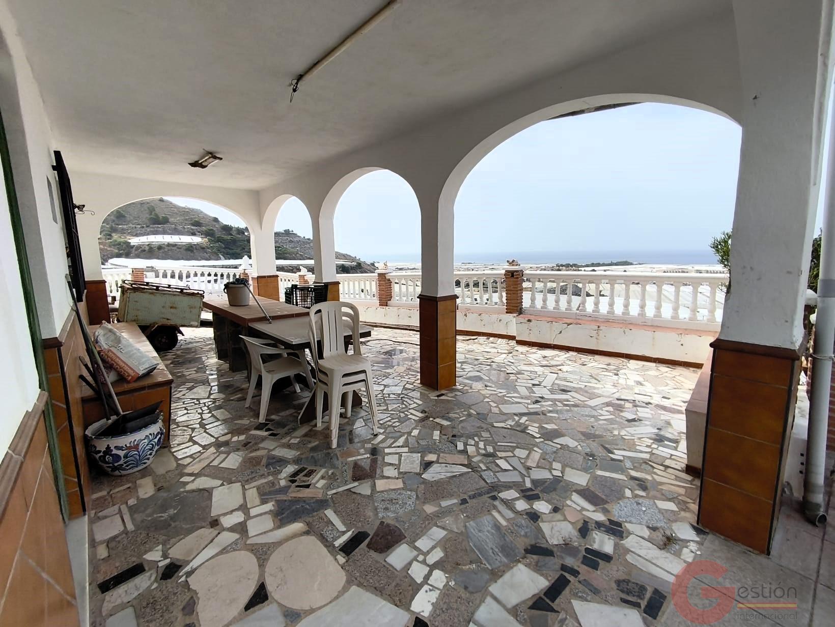 Venta de finca rústica en Carchuna