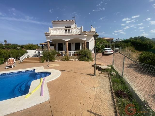 Venta de finca rústica en Vélez-Málaga