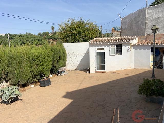Venta de finca rústica en Vélez-Málaga