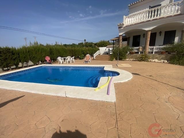 Venta de finca rústica en Vélez-Málaga