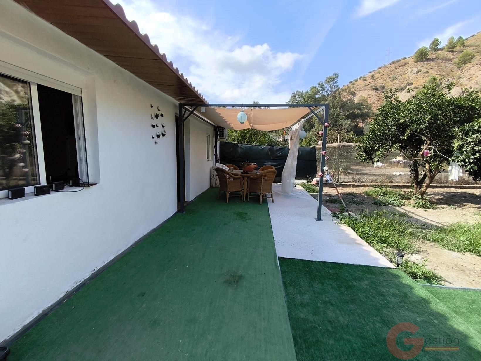 Venta de finca rústica en Vélez de Benaudalla