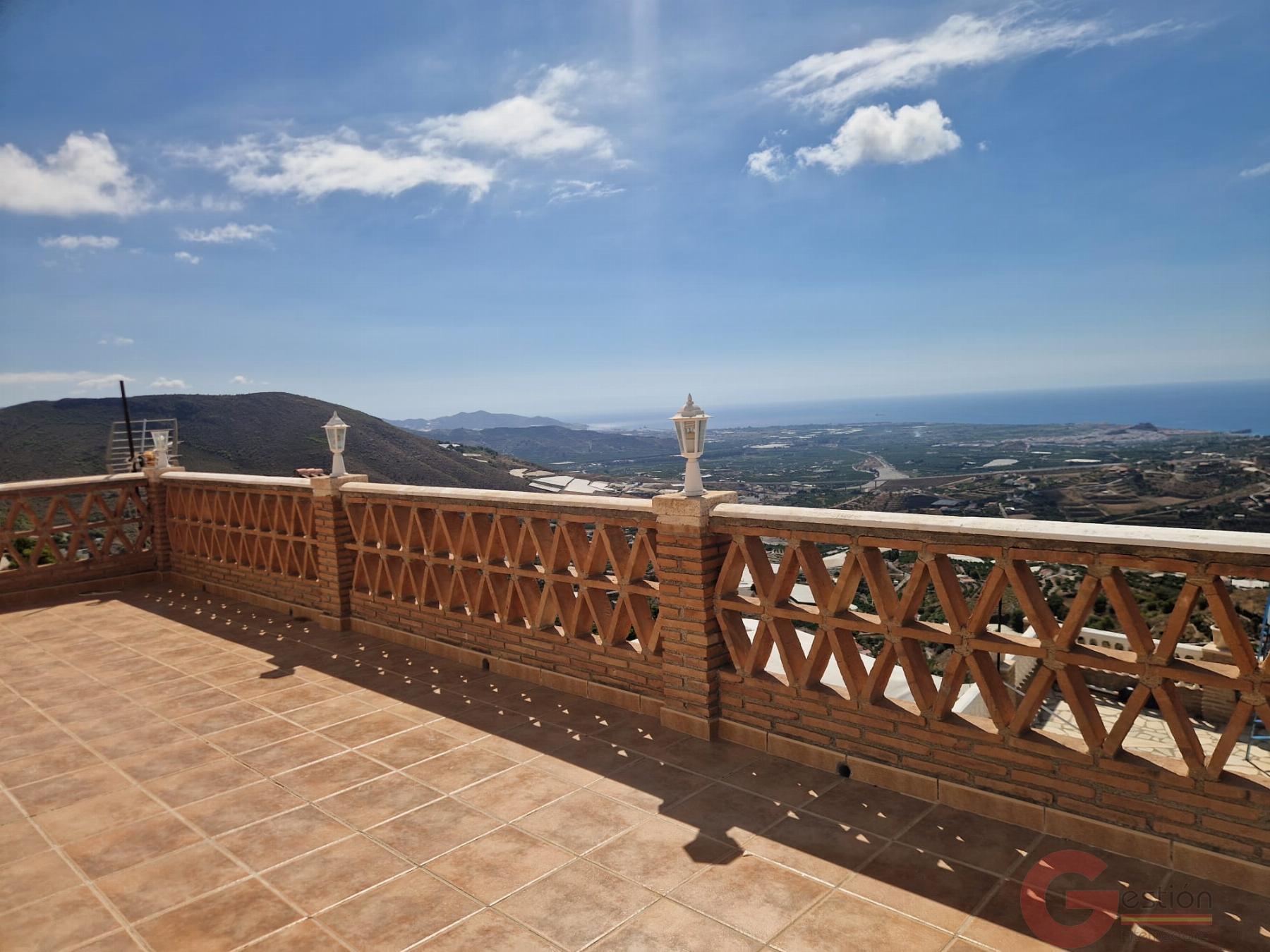 Venta de finca rústica en Molvízar