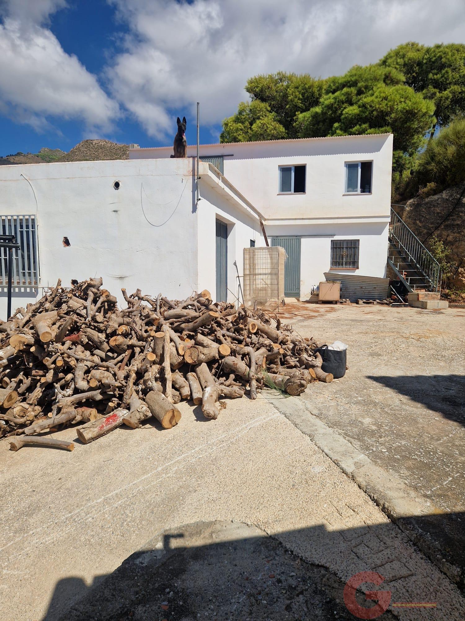 Venta de finca rústica en Molvízar