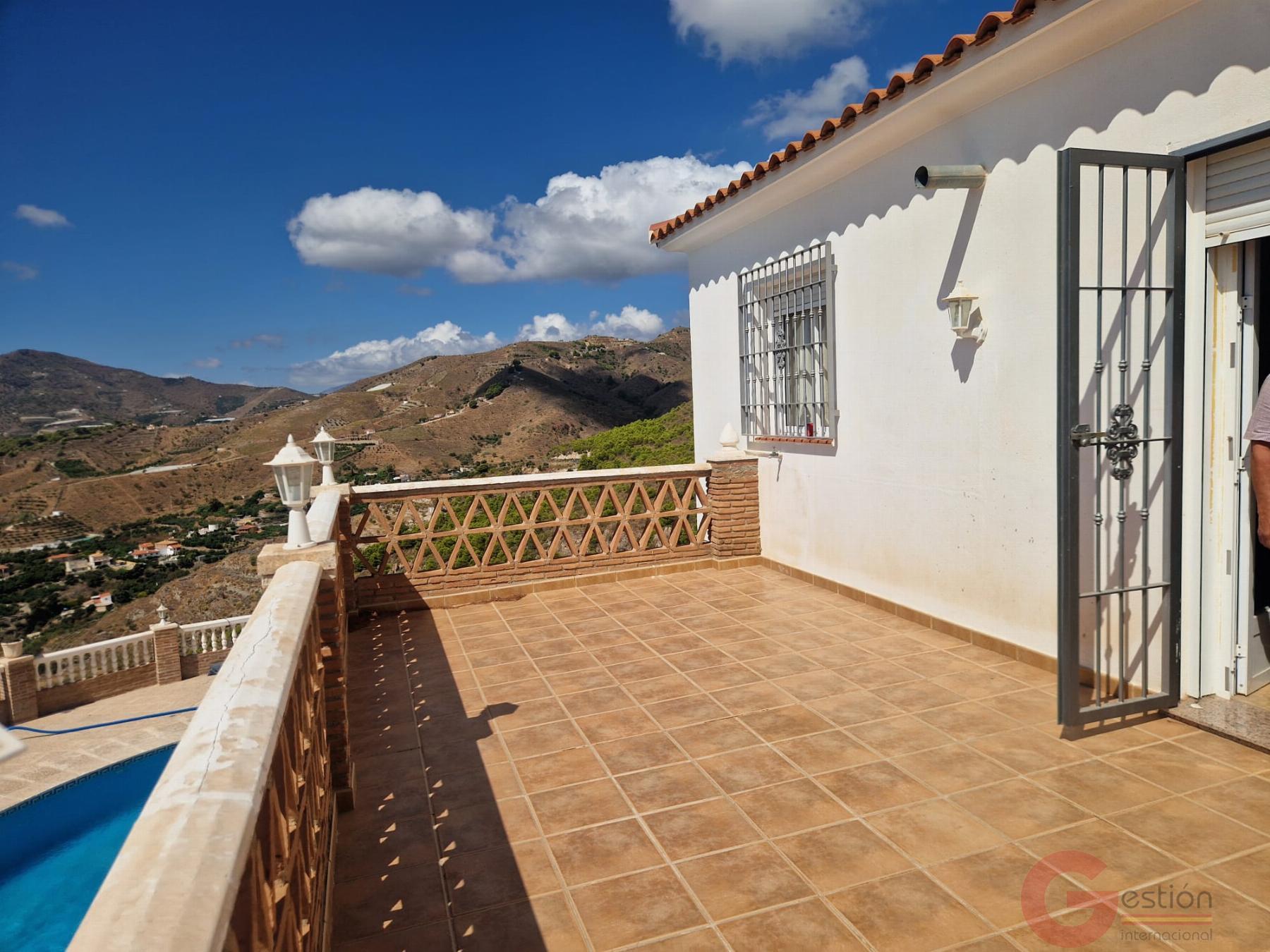 Venta de finca rústica en Molvízar