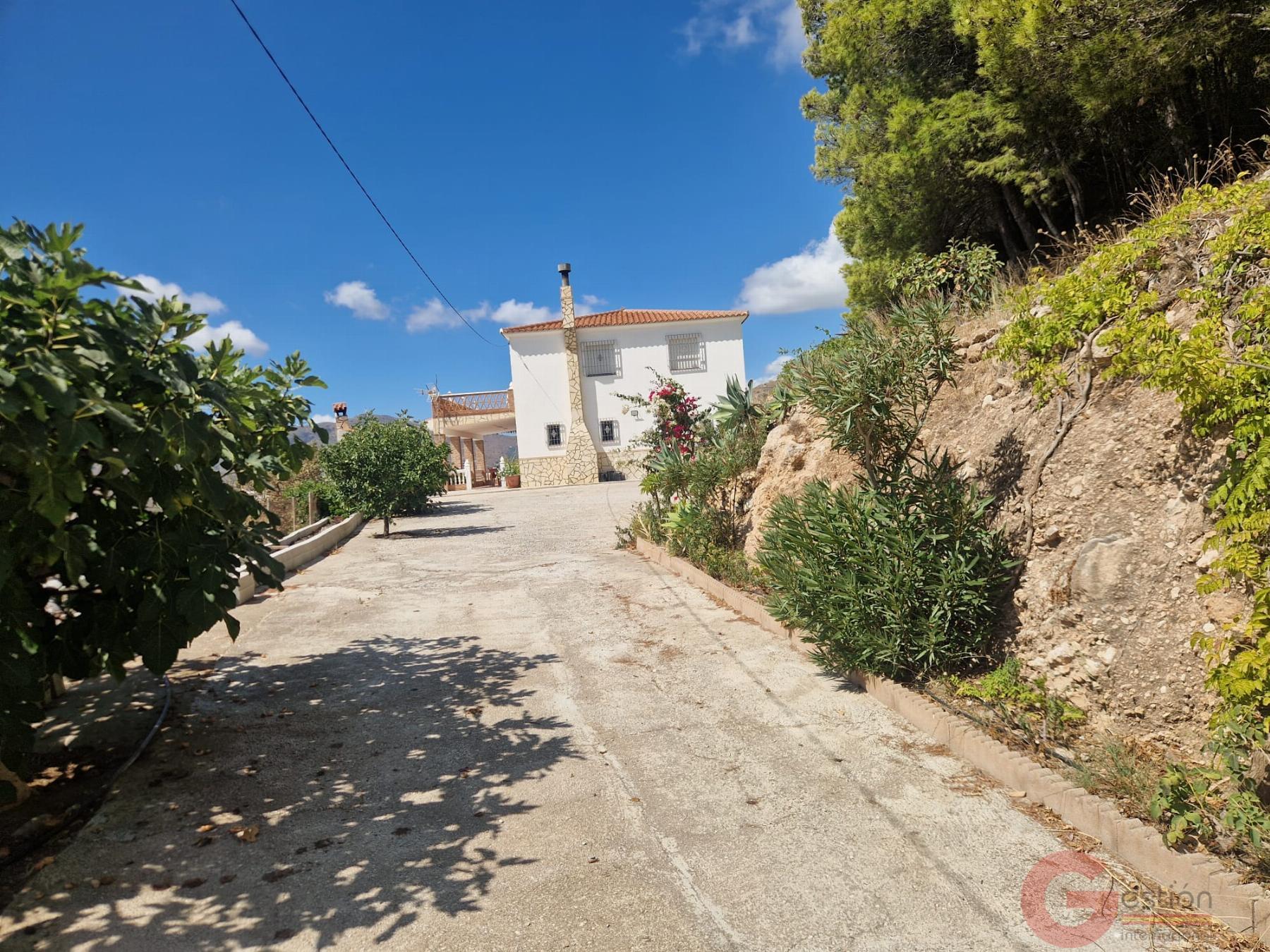 Venta de finca rústica en Molvízar