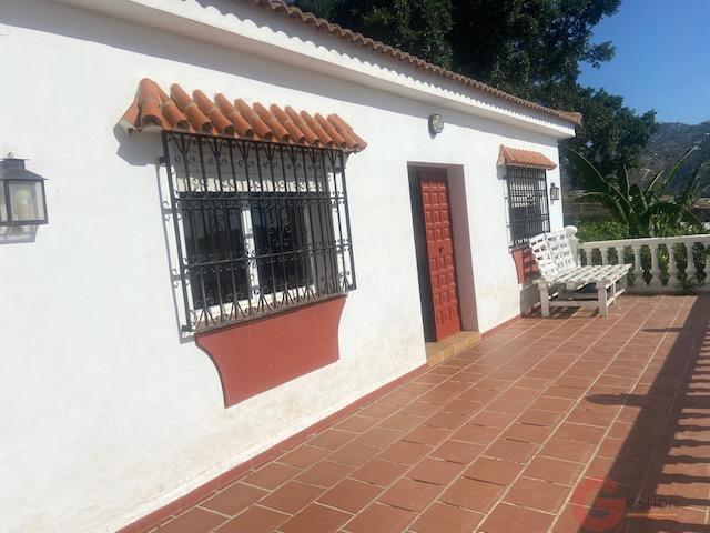 Venta de finca rústica en Algarrobo