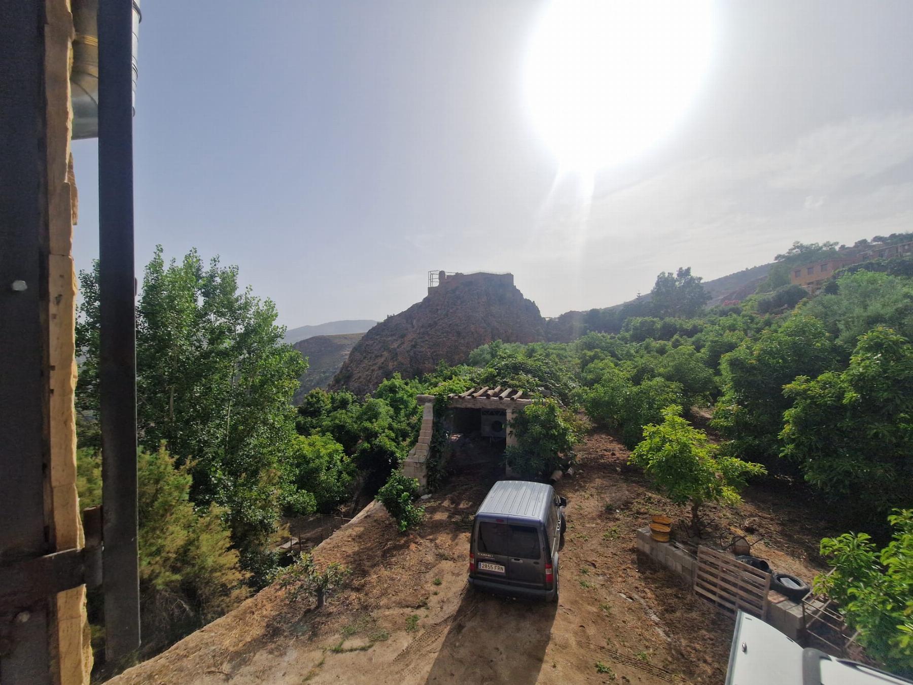 Venta de finca rústica en Lanjarón
