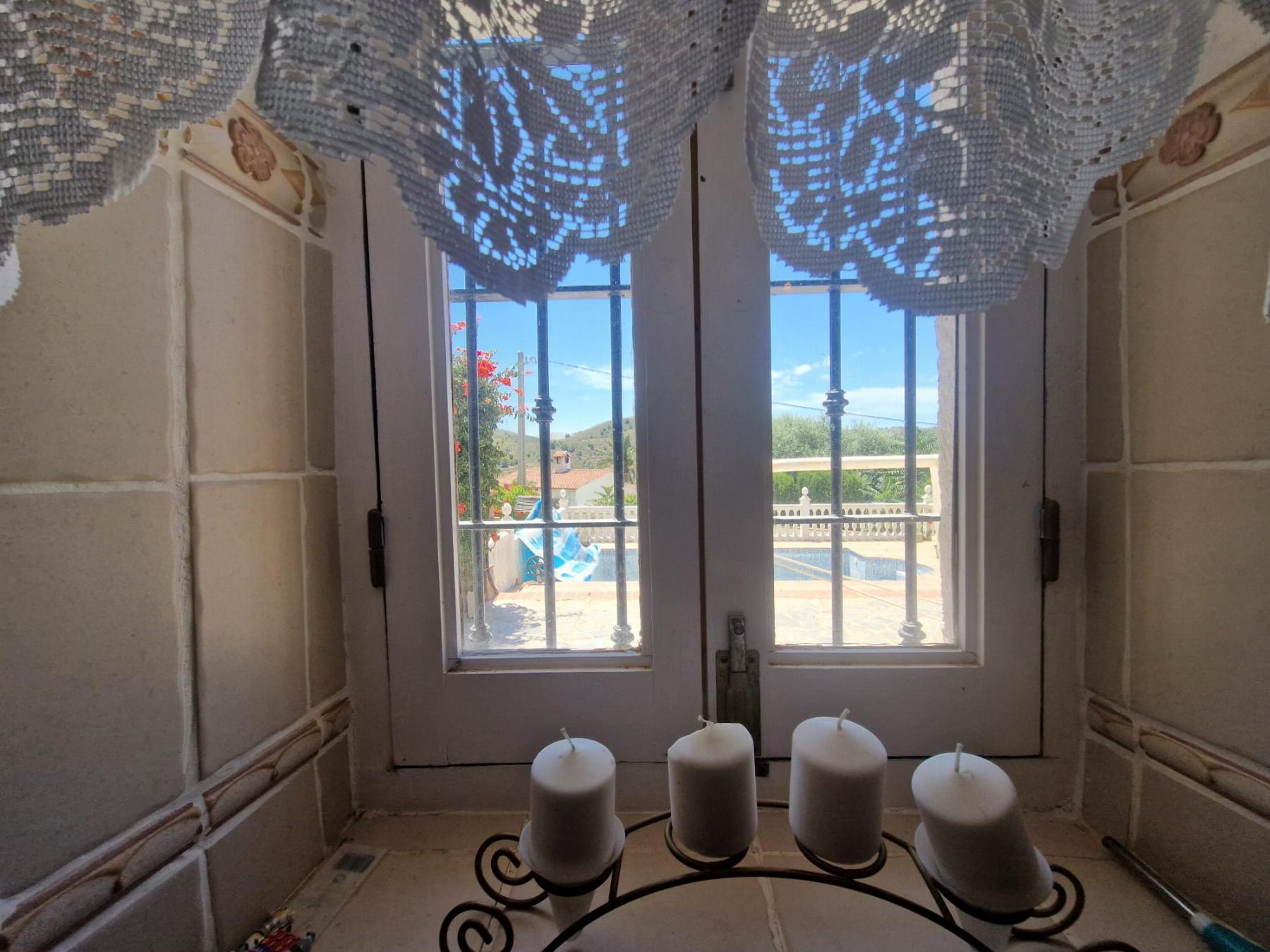 Venta de casa en Vélez de Benaudalla