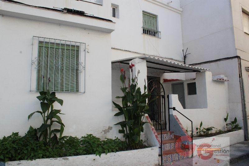 For sale of house in Salobreña