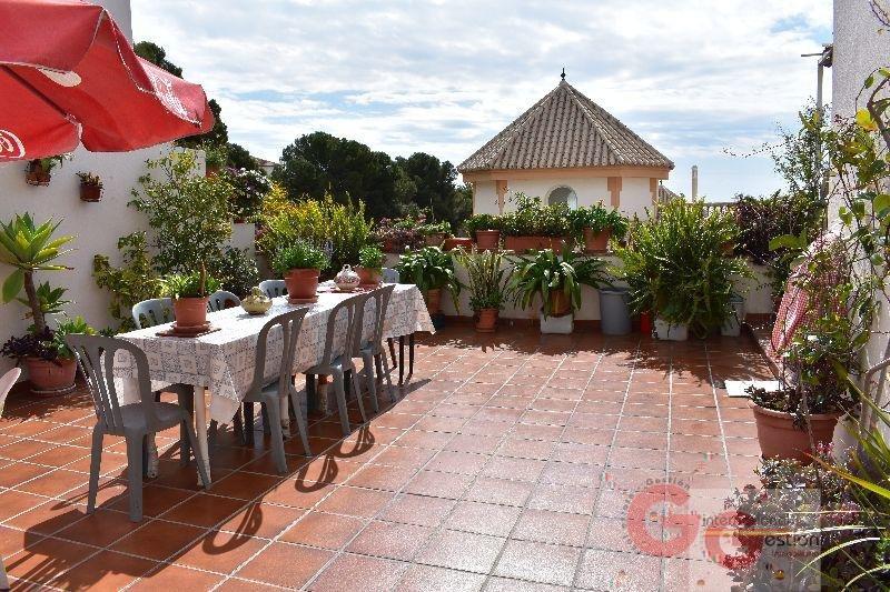 For sale of house in Salobreña