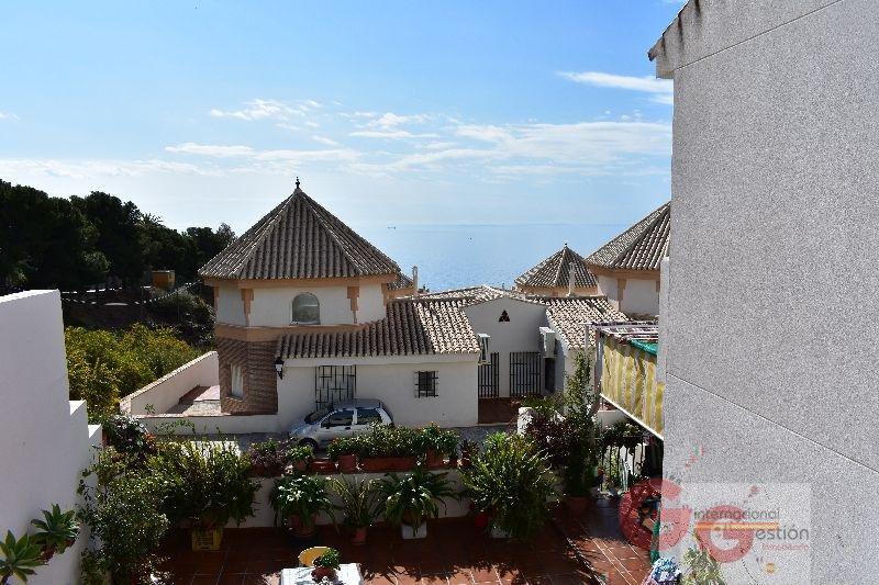 For sale of house in Salobreña