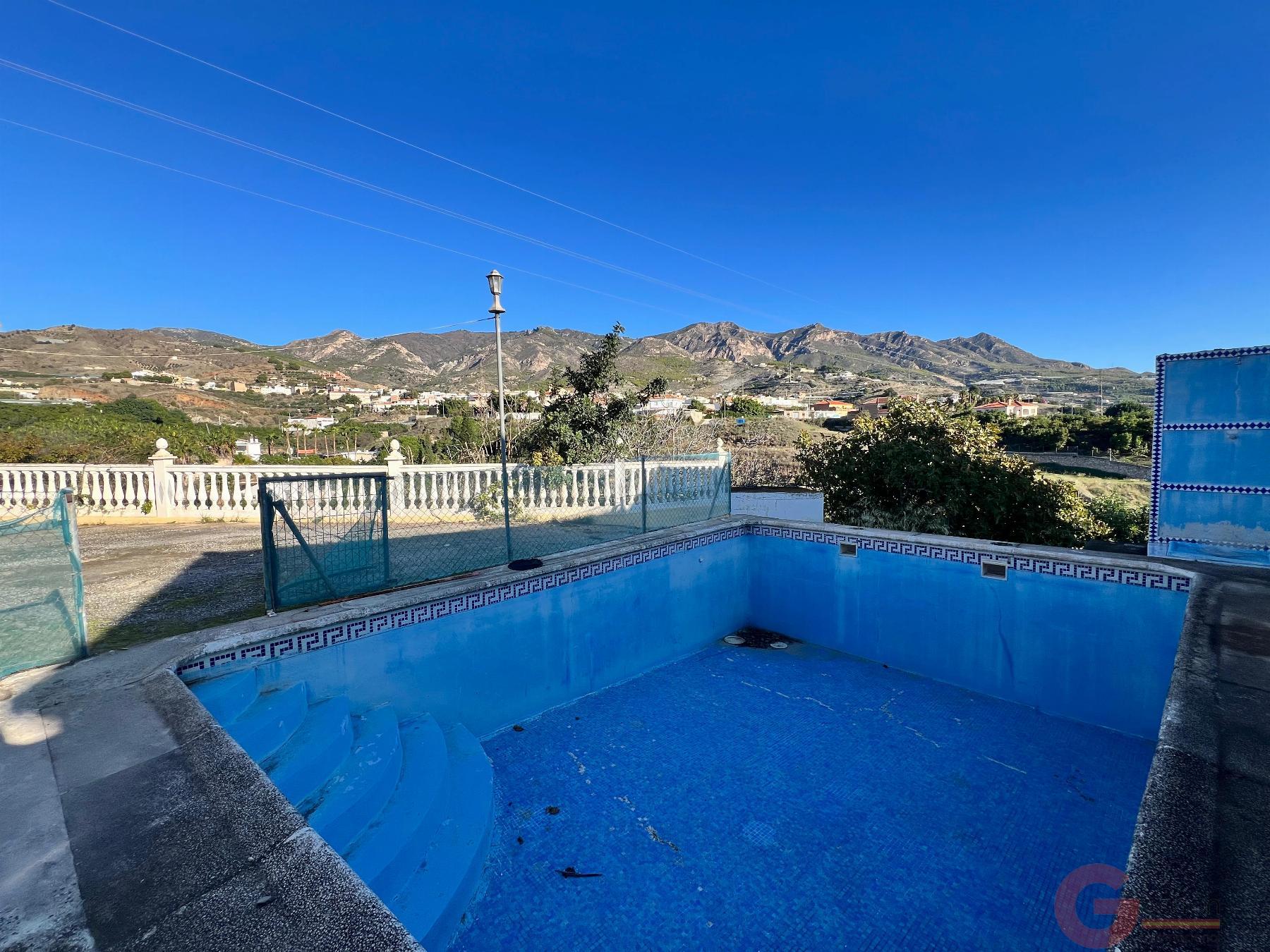 Venta de finca rústica en Molvízar