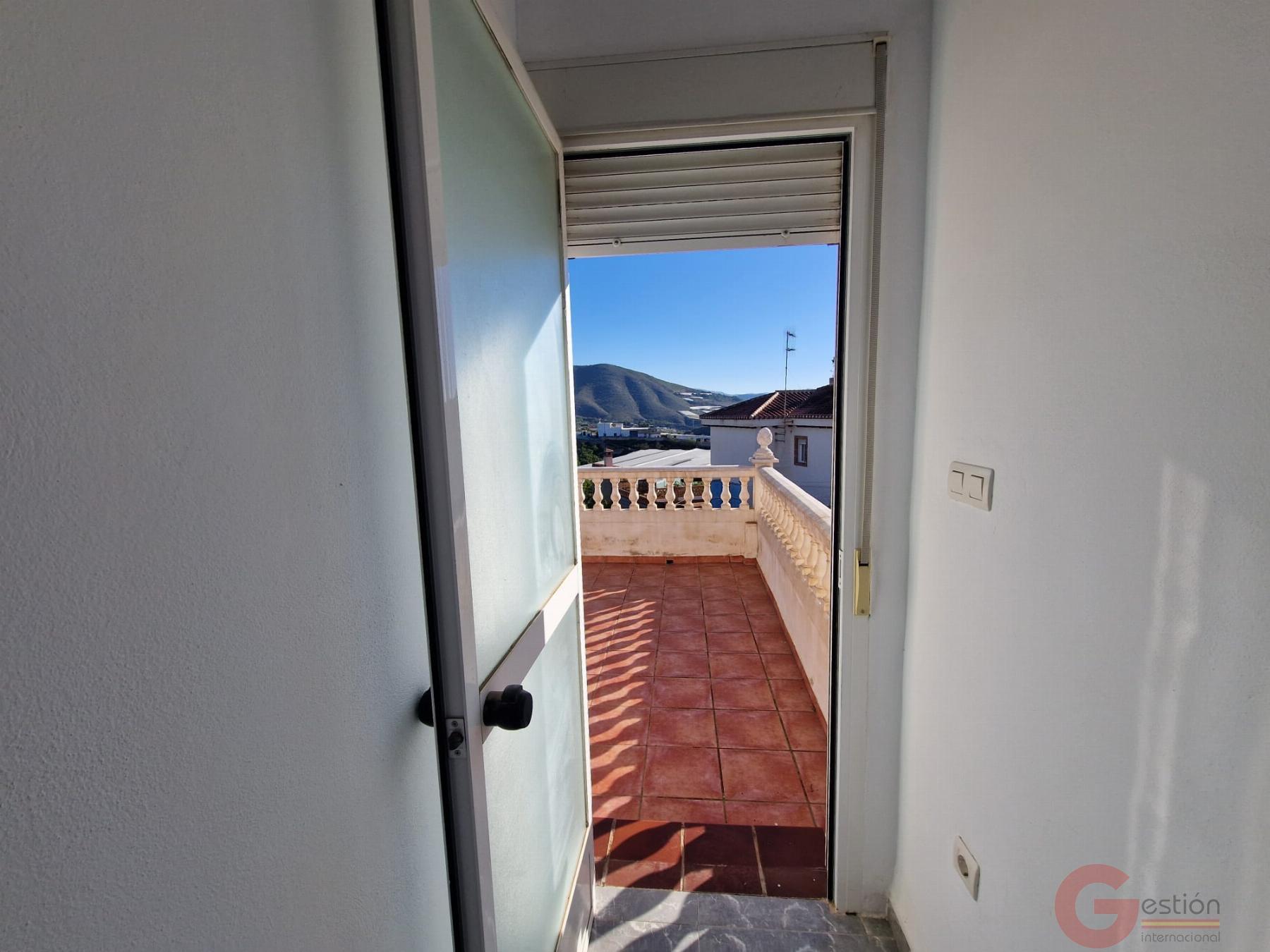 Venta de finca rústica en Molvízar