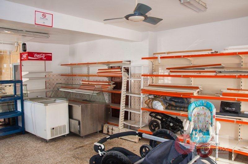 Venta de local comercial en Salobreña