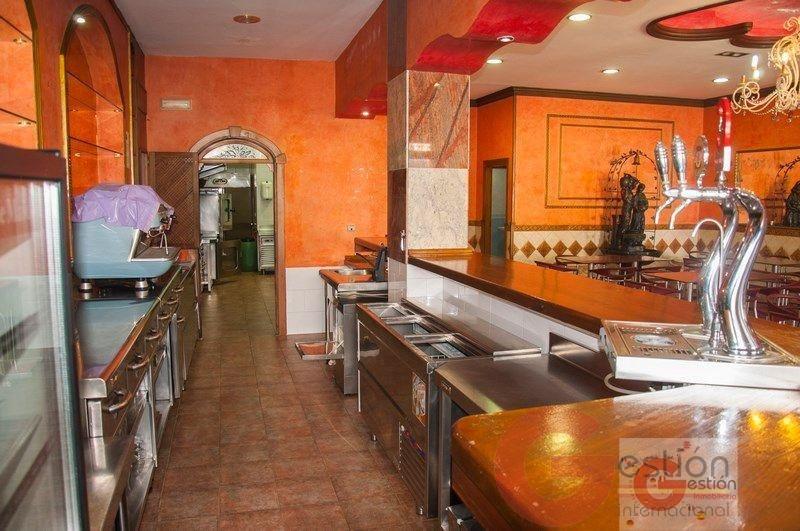 Venta de local comercial en Salobreña