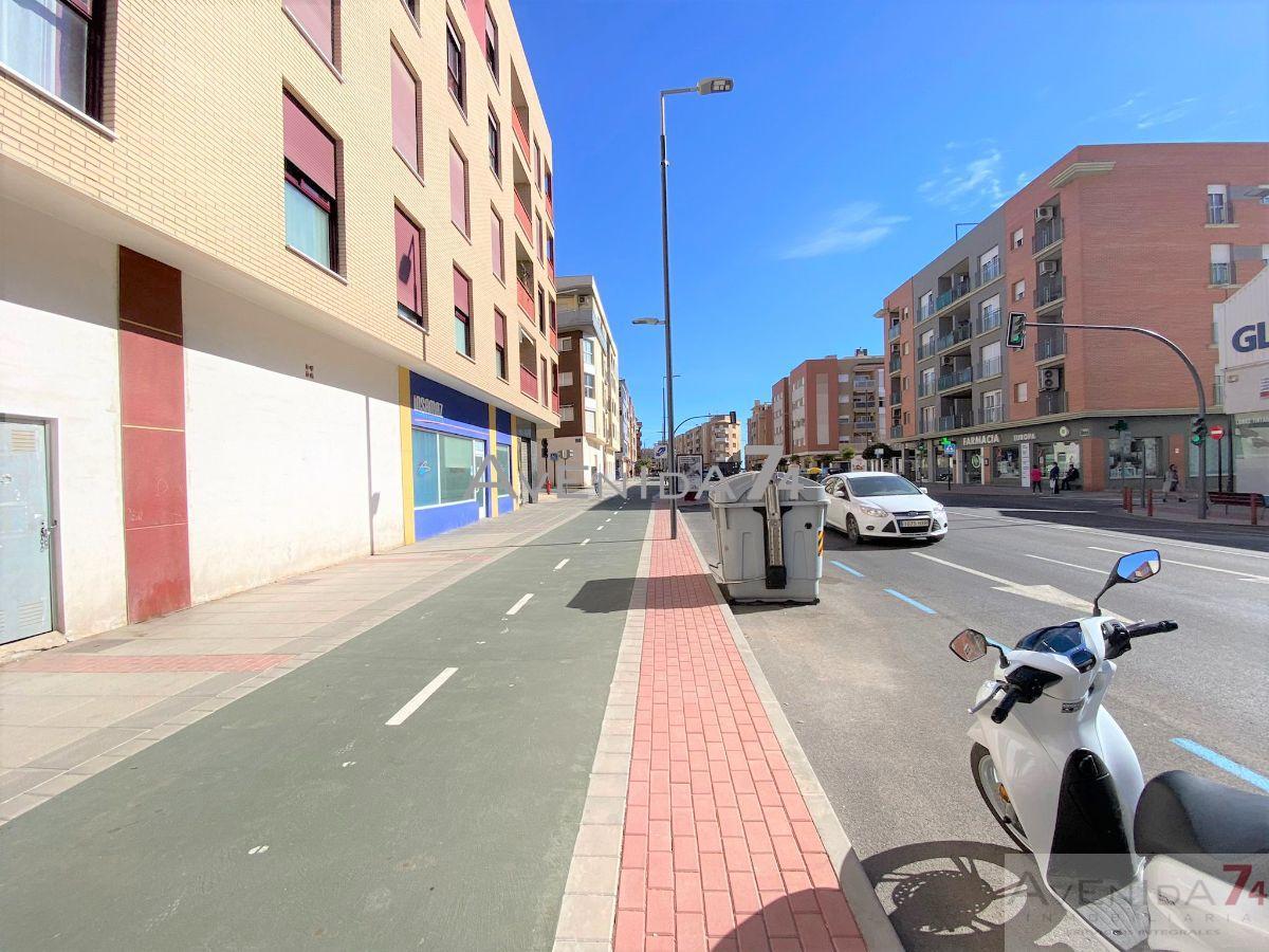 For sale of commercial in Lorca