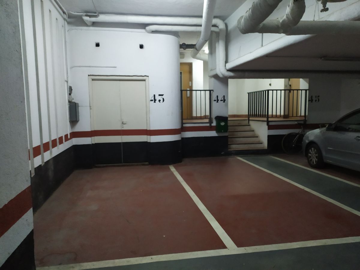 For sale of garage in Getxo