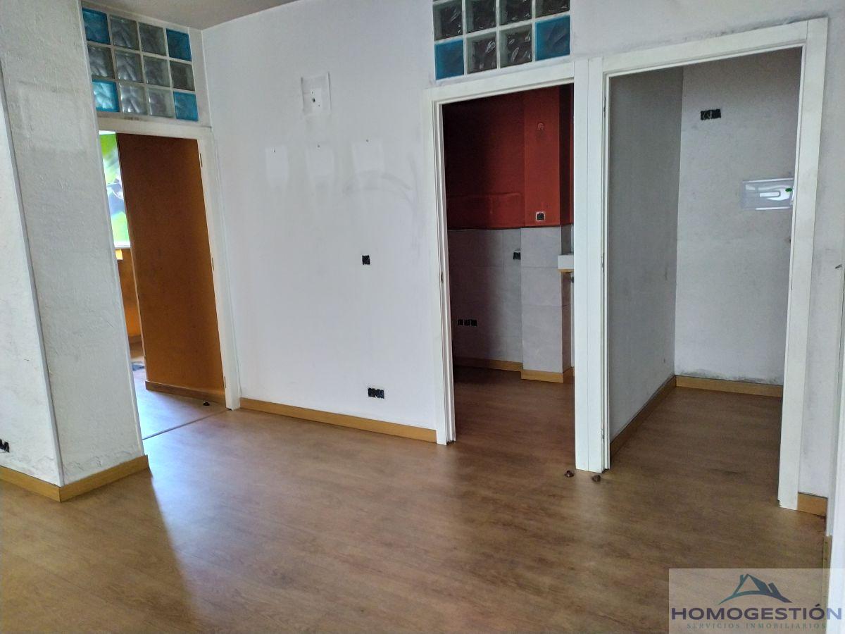 For sale of ground floor in Getxo