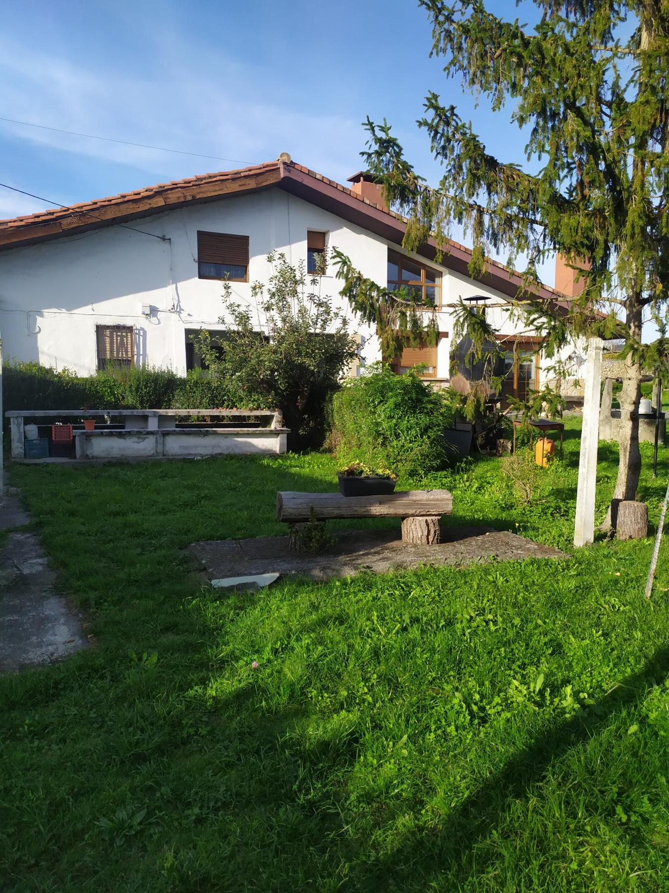 For sale of rural property in Loiu