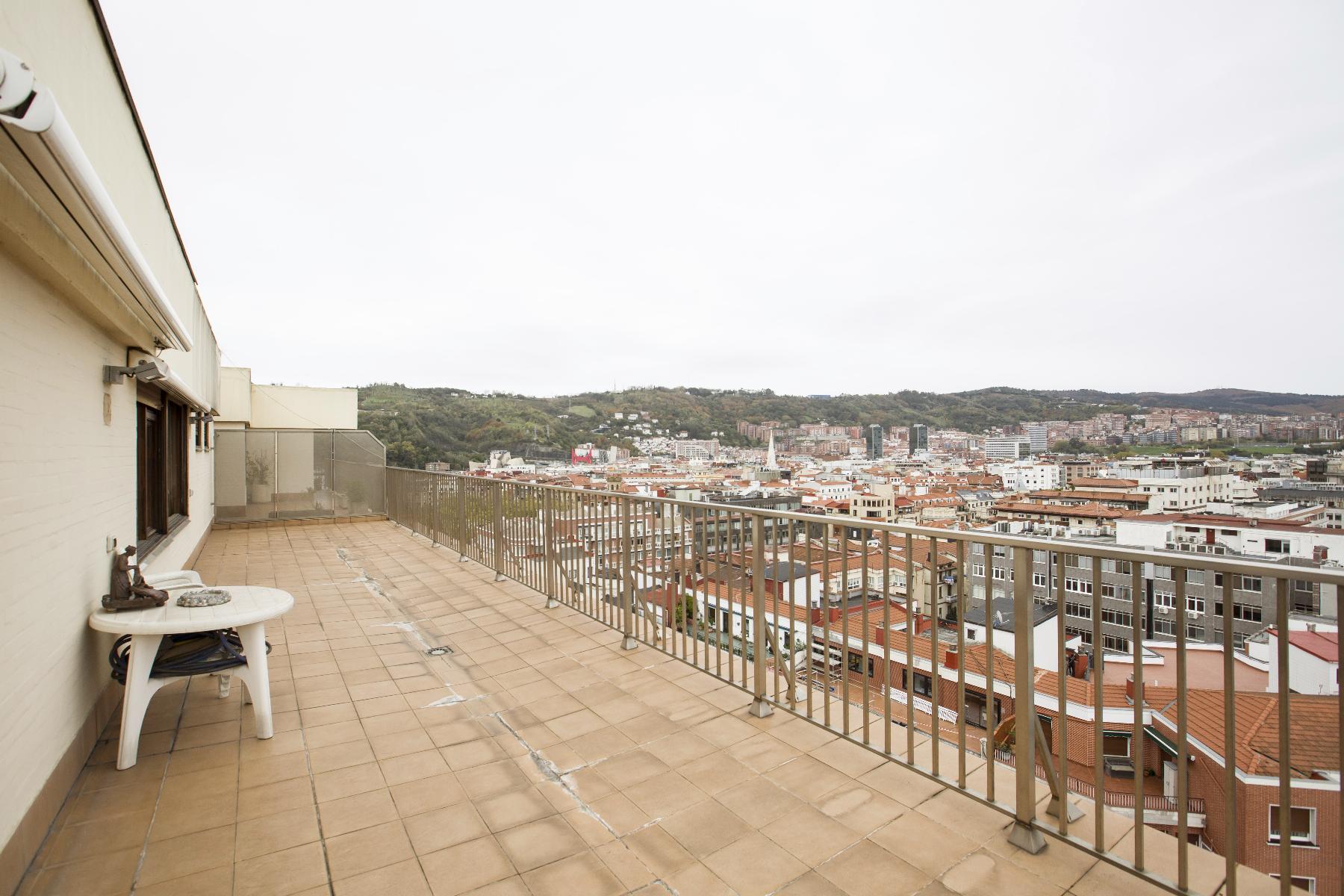 For sale of penthouse in Bilbao