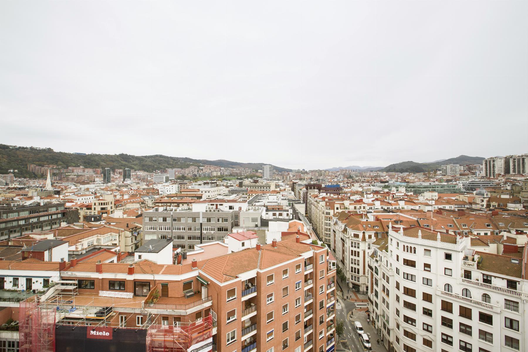 For sale of penthouse in Bilbao